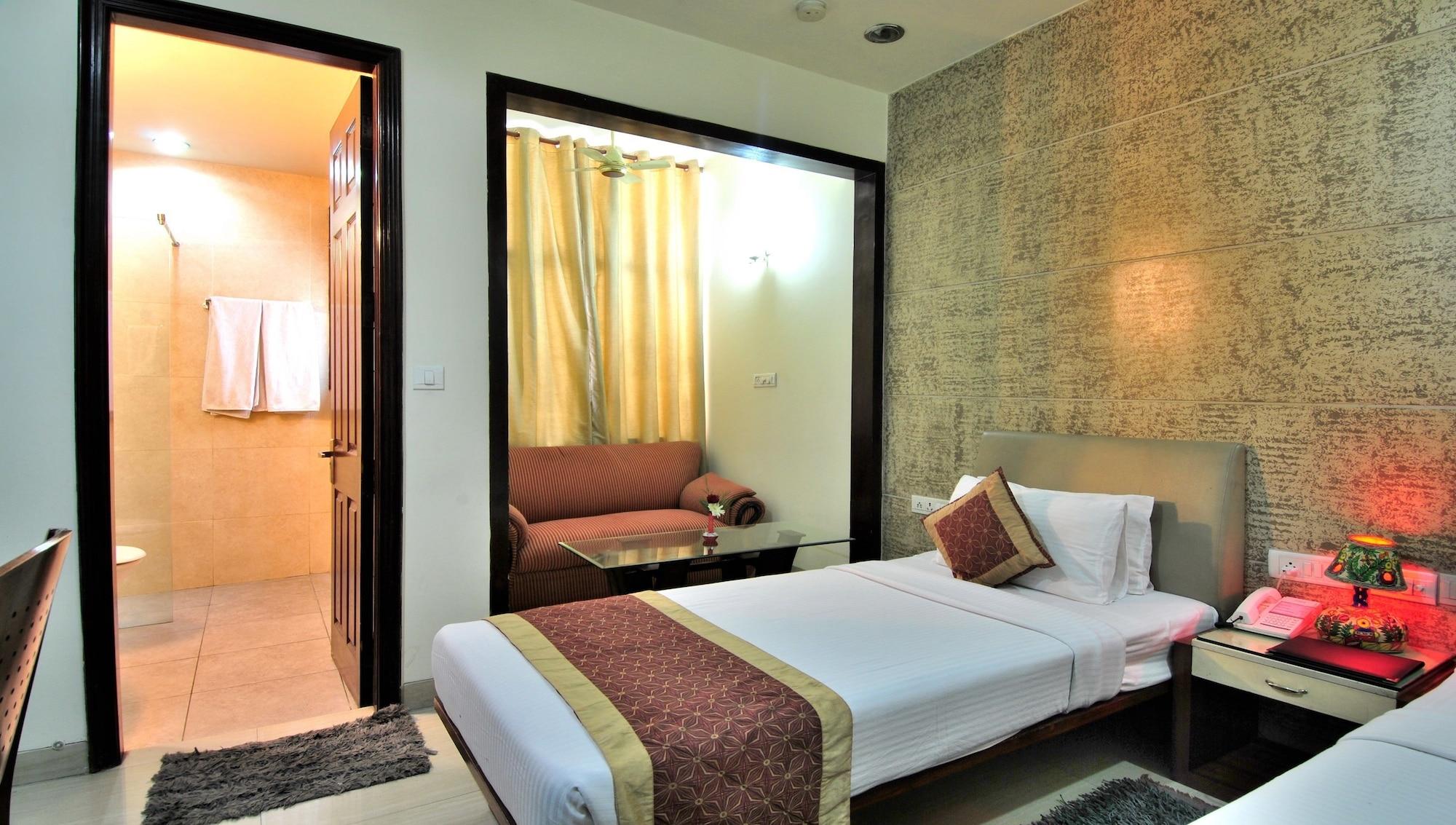 Cosy Grand, Chanakyapuri By The Cosy Hotels New Delhi Exterior foto