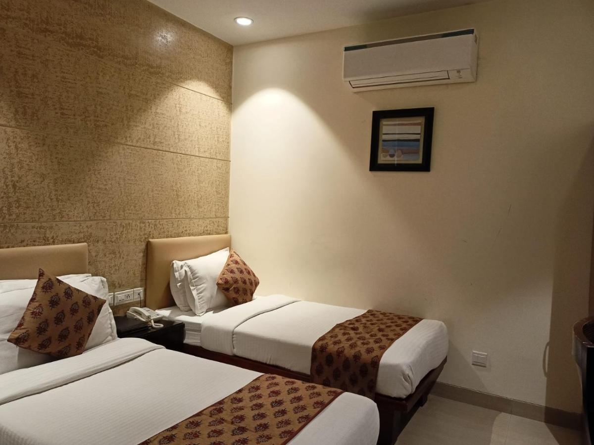Cosy Grand, Chanakyapuri By The Cosy Hotels New Delhi Exterior foto
