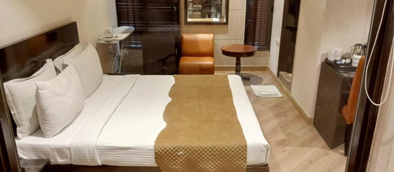 Cosy Grand, Chanakyapuri By The Cosy Hotels New Delhi Exterior foto